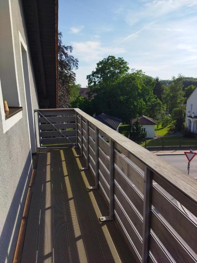 Aussergewoehnliche Atelierferienwohnung Mit Balkon An Der Donau Winzer Екстериор снимка