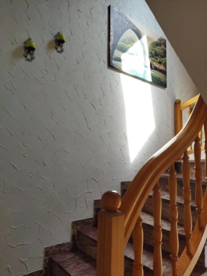 Aussergewoehnliche Atelierferienwohnung Mit Balkon An Der Donau Winzer Екстериор снимка